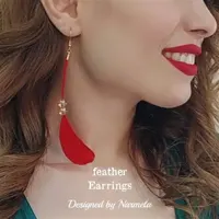 گوشواره پر قرمز