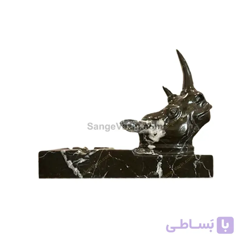 مجسمه کرگدن سنگی