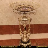 میوه خوری کنار سالنی برنزی طرح بارسلون