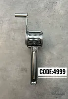 آسیاب کن دستی( سیر | گردو | بادام ) تمام استیل کد 4999