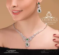 سرویس طرح جواهر ا Necklaces