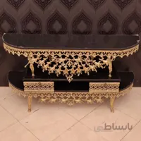 میز تلویزیون برنزی طرح خم تسمه گل نقلی تاج دار