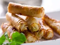 بورک گوشت و پنیر بسته ۱۰ عددی- ارسال فقط برای تهران