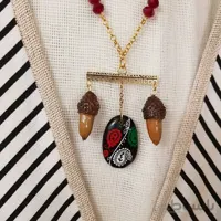 گردنبند با طرح بلوط و سنگ گلونی
