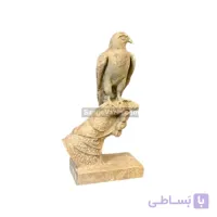 مجسمه شاهین سنگی