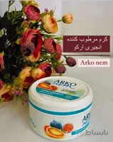 کرم مرطوب کننده آرکو نم با عصاره انجیر و گریپ فروت
