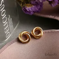 گوشواره میخی