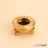 زیر سیگاری سه پایه برنجی و صدفی مدل سریر