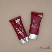 کرم پودر با دوام دوسه قرمز حاوی کانسیلر doucce