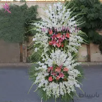 سبد پایه دار با گلایل و لیلیوم و آنترویم