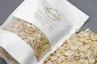 مغز هسته زردالو خام { لبلبو }