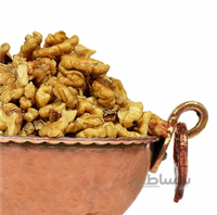 مغز گردو شکسته