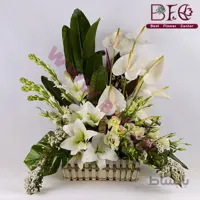 سبد گل سفید