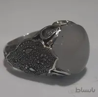 انگشتر نقره دستساز قلمزنی با نگین عقیق دودی قم کد ۱۰۹۷۷