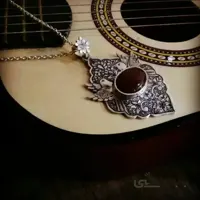 گردن آویز نقره با سنگ عقیق طرح پرواز کد ۱۰۲۱۲