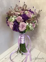 دسته گل عروس با رز یاسی و گل خشک