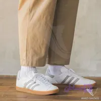 کتونی آدیداس Gazelle مدل IG3508 سفید طوسی با زیره گام | استایل کلاسیک روزمره