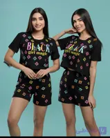 تی‌شرت شورتک زنانه