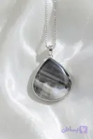 گردنبند استیل عقیق بوتسوآنا طرح اشک (قاب استیل دست ساز و ضد حساسیت)