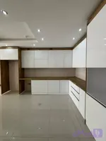کابینت در۴قسط.هایگلس سفید باصفحه شرکتی کد۵۴۶