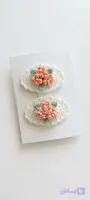 گیره موی بافتنی بیضی طرح گل‌های برجسته و مروارید