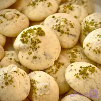 ⁠شیرینی پفکی گردویی