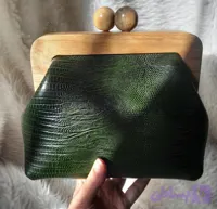 کیف دهانه چوبی چرم طبیعی گاوی