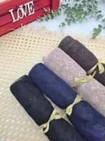 شال تور طرح ال وی شال تور مجلسی شال تور در رنگ مشکی کرم قهوه ای