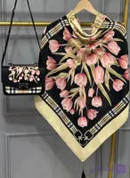 ست کیف و روسری زنانه طرح جدید گل لاله باربری روسری زنانه کیفیت عالی کد mo1072