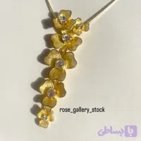 گردنبند طلایی و آویز گل