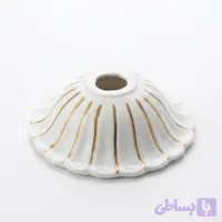زنبق خطی طلایی رنگ
