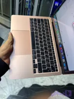 لپ‌تاپ مک‌بوک ایر 2020 با پردازنده I3، رم 8گیگ، حافظه 256 SSD، گرافیک حافظه اختصاصی و صفحه نمایش 13 اینچ