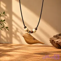 گردنبند چوبی طبیعی مرغ آمین