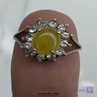 انگشتر زنانه نقره با عقیق زرد و نگین‌های اطراف