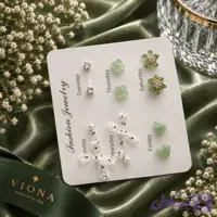 پک گوشواره میخی سبز