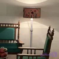 آباژور کنارسالنی پایه چوب خراطی رنگی با شید سوزندوزی