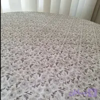 رومیزی مخمل شانل ضدلک 110*110 طرح شکوفه