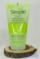 ژل شستشو صورت سیمپل Simple مدل Refreshing