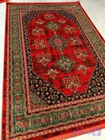 فرش ابریشم گونه سه قاب زمینه قرمز