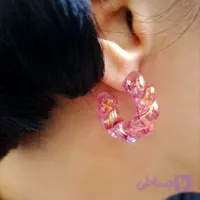 گوشواره میخی مدل پاستیلی شفاف صورتی رنگین کمان