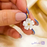 پلاک گل صدفی | ترکیب صدف طبیعی و طلای خالص، نماد پاکی، آرامش و زنانگی