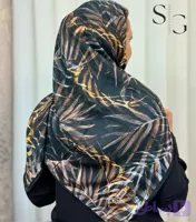 روسری طرح دار نخی