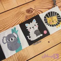 کتاب پارچه ای دورتختی سیاه و سفید جغجغه ای /// ؟؟؟