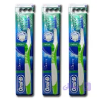 مسواک اورال بی 3D White با برس متوسط یک عدد