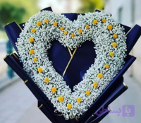 دسته گل قلبی ژیپسوفیلا سفید و رز مینیاتوری زرد کد 455