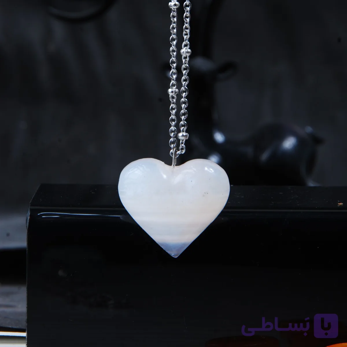 گردنبند عقیق سلیمانی سفید مدل قلب 15.23گرم (استیل رنگ ثابت )