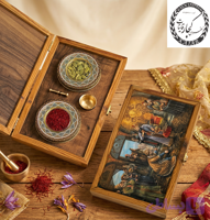 پک هدیه چوبی طرح فرش با یک مثقال زعفران و 10گرم هل