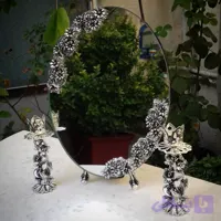 آینه و شمعدان بله برون و هفت سین ، آیینه گل مینا روکش نقره