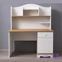 میز تحریر مینیمال
