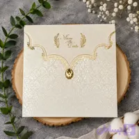 کارت عروسی مینیمال مربعی طلاکوب | پاکت کرم طلایی + لایی دولتی